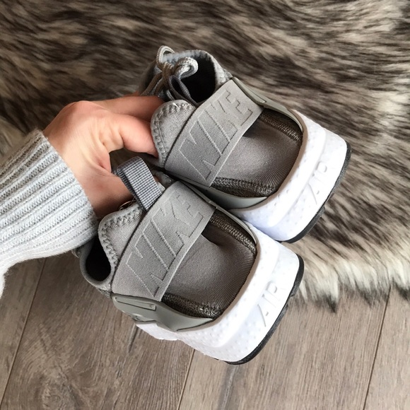 NWT Nike Huarache Run Ultra Silver Grey - Picture 6 of 7